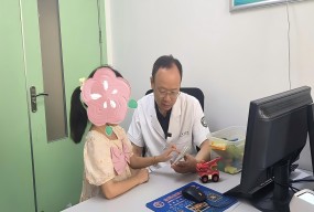 【大医精诚】孟现良：做患儿的守护天使
